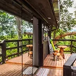 Sunset Strip Eco Apartments